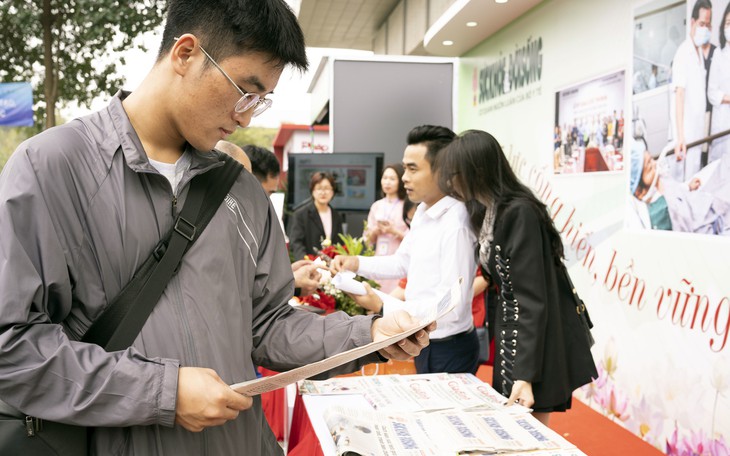 Gian trưng bày của Báo Sức khỏe và Đời sống tại Hội Báo toàn quốc 2023 thu hút đông đảo bạn đọc