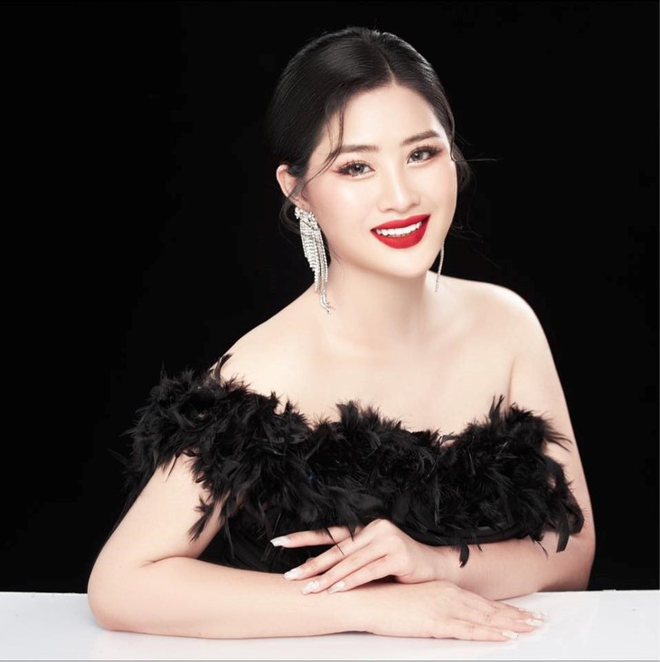 Điều ít biết về người phụ nữ "quyền lực" trong ngành mỹ phẩm - Ảnh 1.