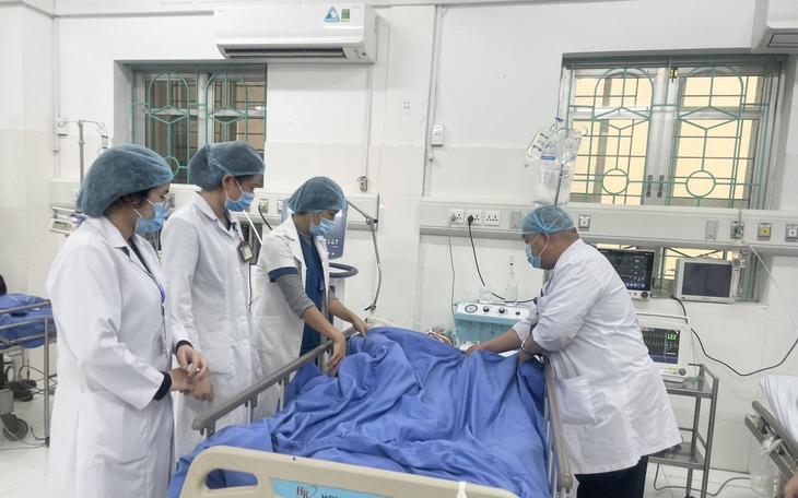 Đau bụng không đi khám, lúc đến viện đã thủng tạng rỗng