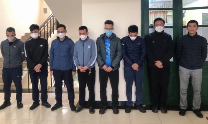 Tạm giữ nhiều người tại Trung tâm đăng kiểm 29-12D ở Hà Nội - Ảnh 1.