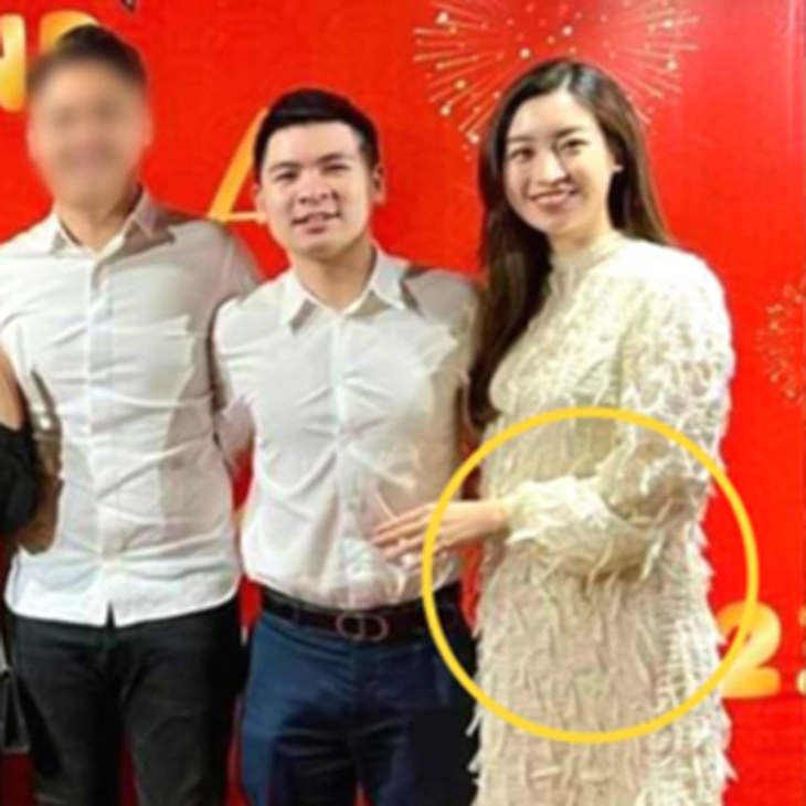 Hoa hậu Đỗ Mỹ Linh lại tự 'để lộ' một chi tiết chứng minh đang mang bầu? - Ảnh 6. Hoa hậu Đỗ Mỹ Linh lại tự 'để lộ' một chi tiết chứng minh đang mang bầu? - Ảnh 6.