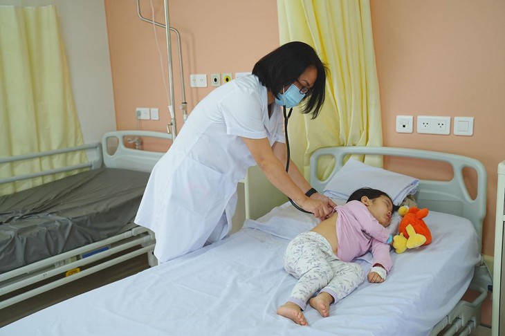 Cảnh báo nhiễm trùng đường hô hấp dưới ở trẻ do virus hợp bào hô hấp - Ảnh 1.
