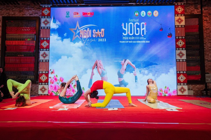 Đỉnh thiêng Fansipan - Điểm tìm về của những "ngôi sao" Yoga - Ảnh 4. Đỉnh thiêng Fansipan - Điểm tìm về của những "ngôi sao" Yoga - Ảnh 4.