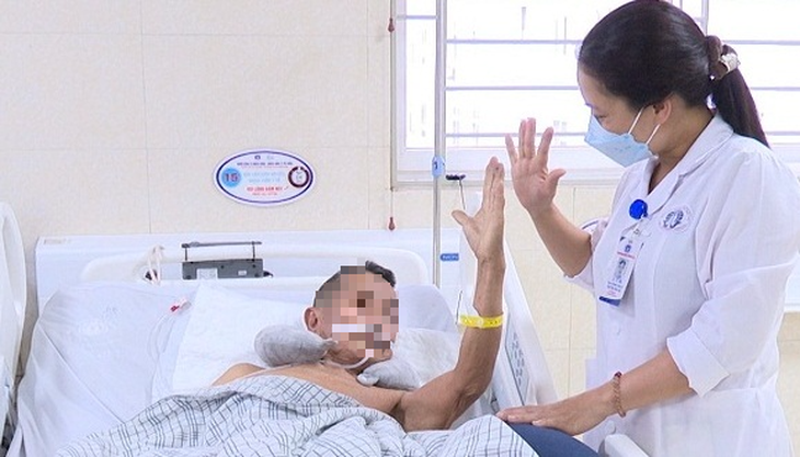 Đột quỵ ở người cao tuổi điều trị khó, vì sao? - Ảnh 1.