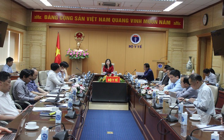 "Nút thắt" đấu thầu, mua sắm thuốc, trang thiết bị y tế được tháo gỡ, bệnh viện không để bệnh nhân tự mua