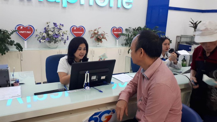 Chuẩn hóa thông tin thuê bao di động: Số người đến các điểm giao dịch tăng - Ảnh 2.