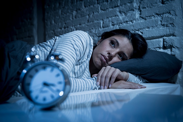 Vì sao càng lớn tuổi càng dễ mất ngủ - Ảnh 3.