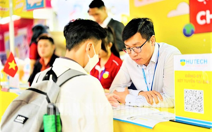 Tuyển sinh đại học 2023: Thí sinh có nên "mạo hiểm" đăng ký ngành học mới?