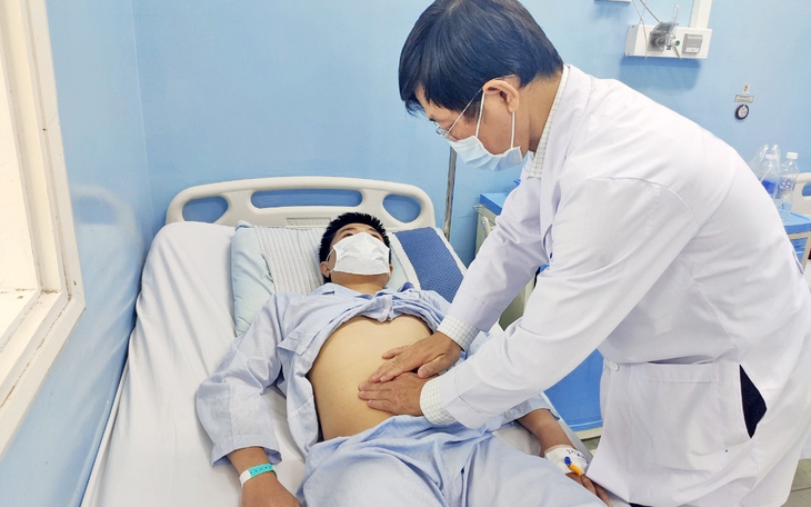 Nam sinh viên suýt mất mạng vì vỡ u thận