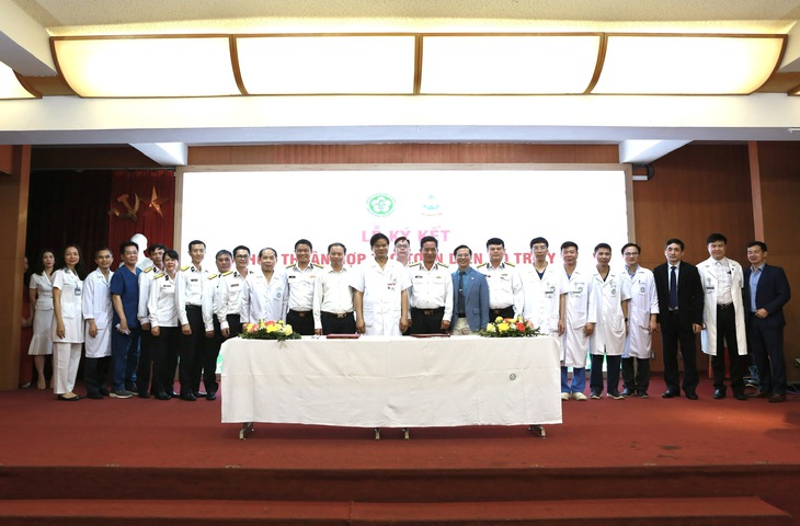 Hợp tác, hỗ trợ chuyên môn, kỹ thuật giữa BV Bạch Mai và Quân chủng Hải quân, ĐH Thái Nguyên, BV Bưu Điện - Ảnh 1.