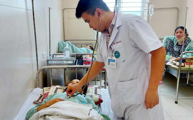 Cứu nữ bệnh nhân trầm cảm bị chấn thương thận trái nặng