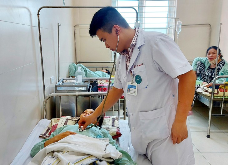 Cấp cứu ngay trong đêm nữ bệnh nhân trầm cảm bị chấn thương thận trái - Ảnh 1. Cấp cứu ngay trong đêm nữ bệnh nhân trầm cảm bị chấn thương thận trái - Ảnh 1.