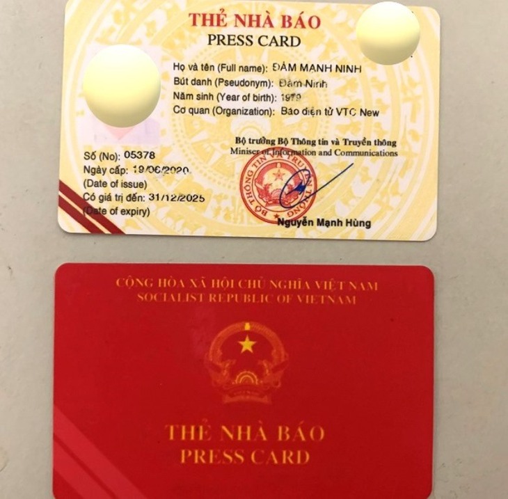 Làm thẻ nhà báo giả để xin CSGT bỏ qua lỗi vi phạm - Ảnh 1.