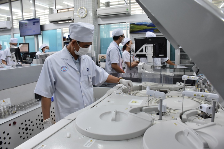 'Nút thắt' được tháo gỡ, nhiều máy móc BV Chợ Rẫy hoạt động trở lại - Ảnh 1. 'Nút thắt' được tháo gỡ, nhiều máy móc BV Chợ Rẫy hoạt động trở lại - Ảnh 1.