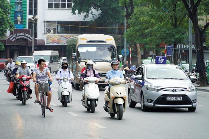 Thời tiết hôm nay (24/3): Bắc Bộ giảm nhiệt, chiều tối có mưa dông - Ảnh 1.