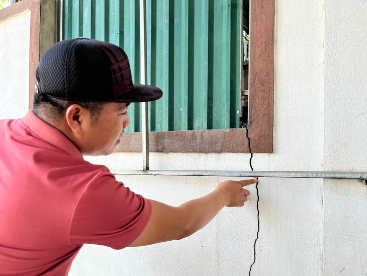 Nghệ An: Người dân khốn khổ bên tuyến đại lộ thi công - Ảnh 2. Nghệ An: Người dân khốn khổ bên tuyến đại lộ thi công - Ảnh 2.