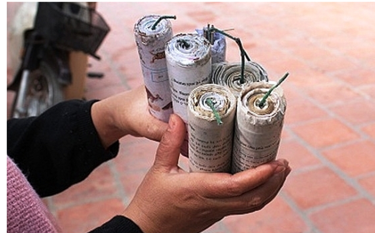 Tự học chế tạo pháo nổ trên mạng, 2 học sinh tử vong và 1 bị thương nặng - Ảnh 1.
