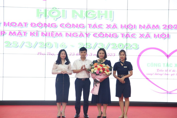 Tôn vinh giá trị cao quý, ý nghĩa nhân văn của nghề công tác xã hội - Ảnh 2.