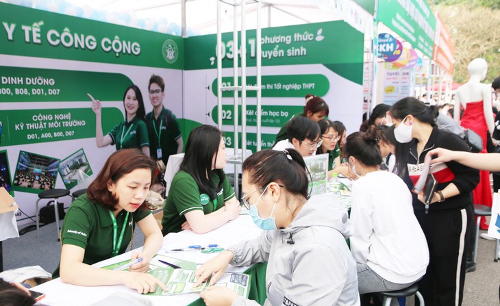 Chuyên gia dự báo 6 nhóm ngành sẽ phát triển mạnh trong thời gian tới - Ảnh 2.