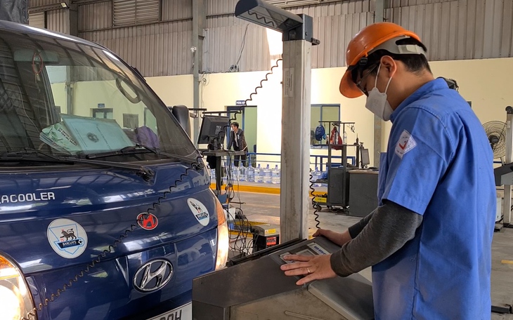 Đề xuất đăng kiểm viên không bắt buộc phải có bằng đại học - Ảnh 1. Đề xuất đăng kiểm viên không bắt buộc phải có bằng đại học - Ảnh 1.