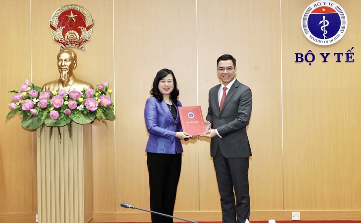 Bộ Y tế bổ nhiệm Lãnh đạo Văn phòng Ban Cán sự Đảng, bổ nhiệm lại Cục trưởng Cục Quản lý Dược - Ảnh 1.