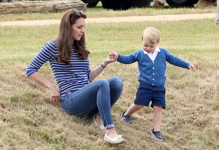 Tình mẫu tử ngọt ngào của Công nương Kate Middleton bên 3 thiên thần nhỏ - Ảnh 15.