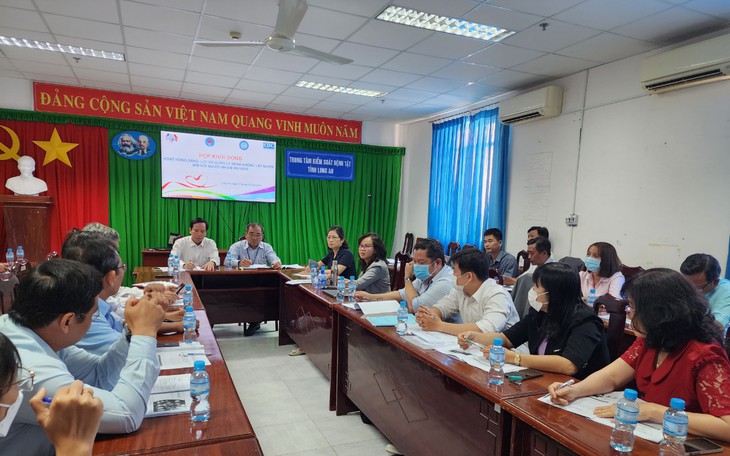 Triển khai sàng lọc, quản lý bệnh không lây nhiễm ở người nhiễm HIV