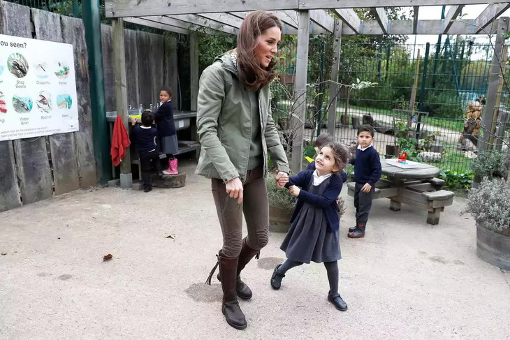 Tình mẫu tử ngọt ngào của Công nương Kate Middleton bên 3 thiên thần nhỏ - Ảnh 6.
