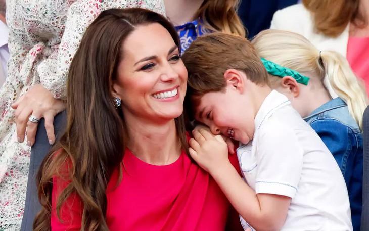 Tình mẫu tử ngọt ngào của Công nương Kate Middleton bên 3 thiên thần nhỏ - Ảnh 26.