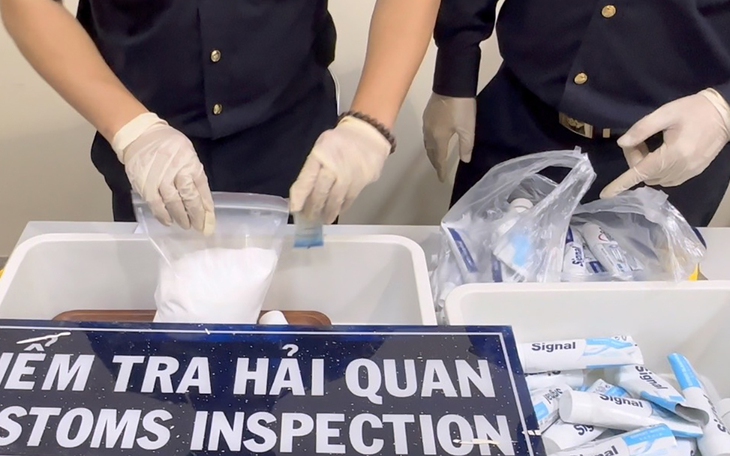 Yêu cầu các hãng hàng không tăng cường kiểm tra đột xuất hành lý của tổ bay