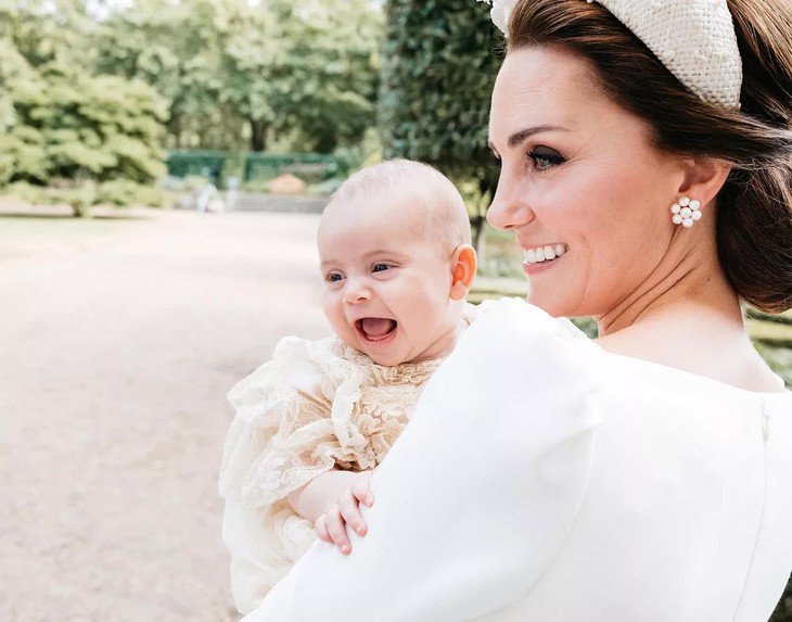 Tình mẫu tử ngọt ngào của Công nương Kate Middleton bên 3 thiên thần nhỏ - Ảnh 4.