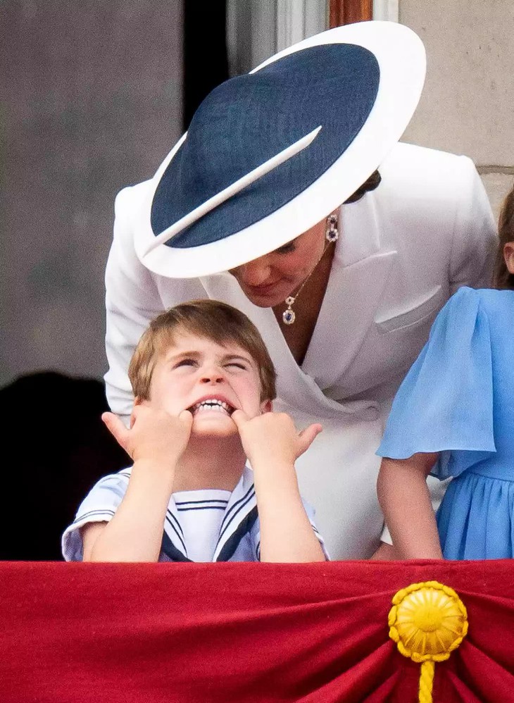 Tình mẫu tử ngọt ngào của Công nương Kate Middleton bên 3 thiên thần nhỏ - Ảnh 23.
