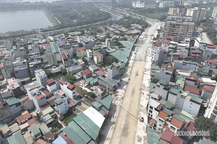 Loay hoay chặn nhà "siêu mỏng" bên con đường 500 tỷ đồng ở Thủ đô - Ảnh 1.