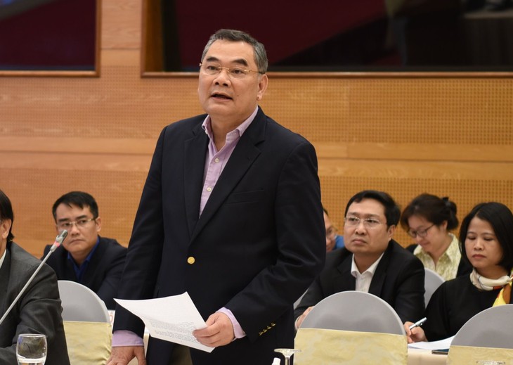 Bộ Công an: "Từ hôm qua đến nay, cơ bản không còn phàn nàn việc đòi sổ hộ khẩu để xác nhận cư trú" - Ảnh 1. Bộ Công an: "Từ hôm qua đến nay, cơ bản không còn phàn nàn việc đòi sổ hộ khẩu để xác nhận cư trú" - Ảnh 1.