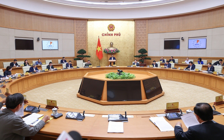 Chính phủ thảo luận về dự thảo Nghị quyết việc thực hiện các giải pháp bảo đảm thuốc, trang thiết bị y tế