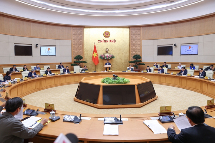 Chính phủ thảo luận về dự thảo Nghị quyết việc thực hiện các giải pháp bảo đảm thuốc, trang thiết bị y tế - Ảnh 1. Chính phủ thảo luận về dự thảo Nghị quyết việc thực hiện các giải pháp bảo đảm thuốc, trang thiết bị y tế - Ảnh 1.