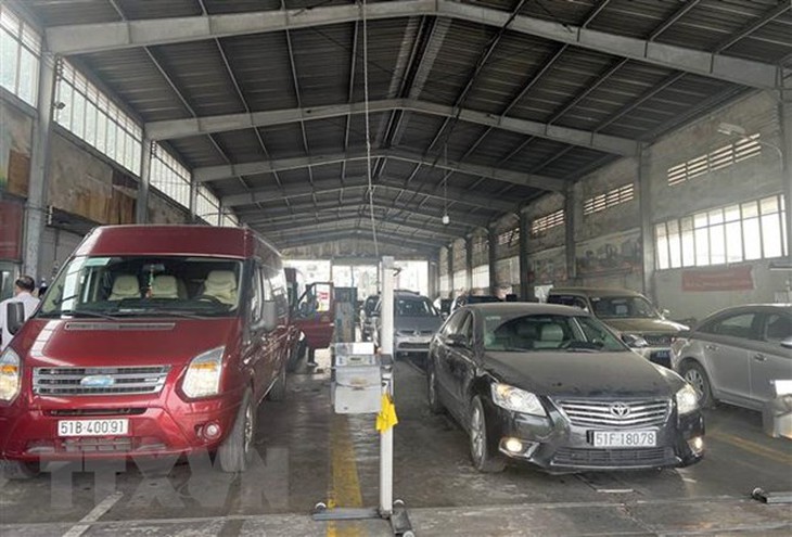 TP Hồ Chí Minh chỉ còn 10 trung tâm đăng kiểm xe cơ giới hoạt động - Ảnh 1.