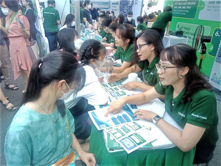 Xét tuyển đại học 2023: Khối ngành sức khỏe sẽ công bố ngưỡng đảm bảo chất lượng đầu vào ngày 20/7 - Ảnh 2. Xét tuyển đại học 2023: Khối ngành sức khỏe sẽ công bố ngưỡng đảm bảo chất lượng đầu vào ngày 20/7 - Ảnh 2.