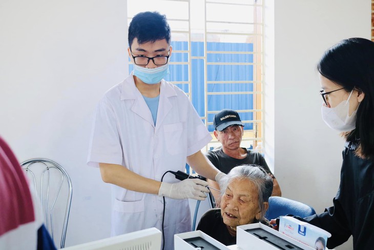 Hải Phòng: Khám, tư vấn sức khỏe và phát thuốc miễn phí cho người nghèo, hoàn cảnh khó khăn ở nông thôn - Ảnh 5. Hải Phòng: Khám, tư vấn sức khỏe và phát thuốc miễn phí cho người nghèo, hoàn cảnh khó khăn ở nông thôn - Ảnh 5.