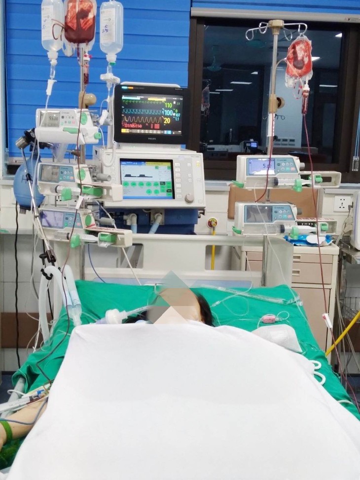 Truyền 28 đơn vị máu cứu sống sản phụ nguy kịch do băng huyết sau sinh - Ảnh 1. Truyền 28 đơn vị máu cứu sống sản phụ nguy kịch do băng huyết sau sinh - Ảnh 1.