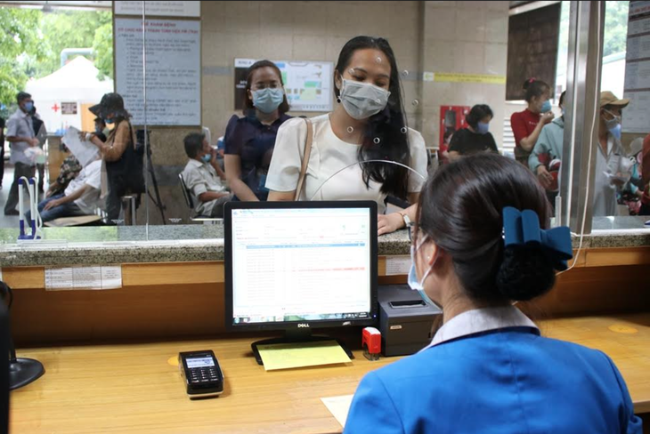 Nhiều bệnh viện ở TP.HCM gặp khó khăn khi chuyển đổi số - Ảnh 1. Nhiều bệnh viện ở TP.HCM gặp khó khăn khi chuyển đổi số - Ảnh 1.