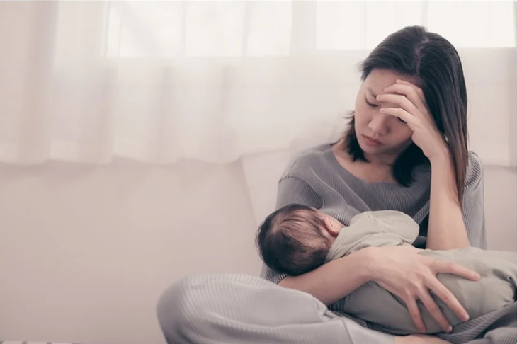 Vì sao phụ nữ sau sinh bị loãng xương? - Ảnh 2.