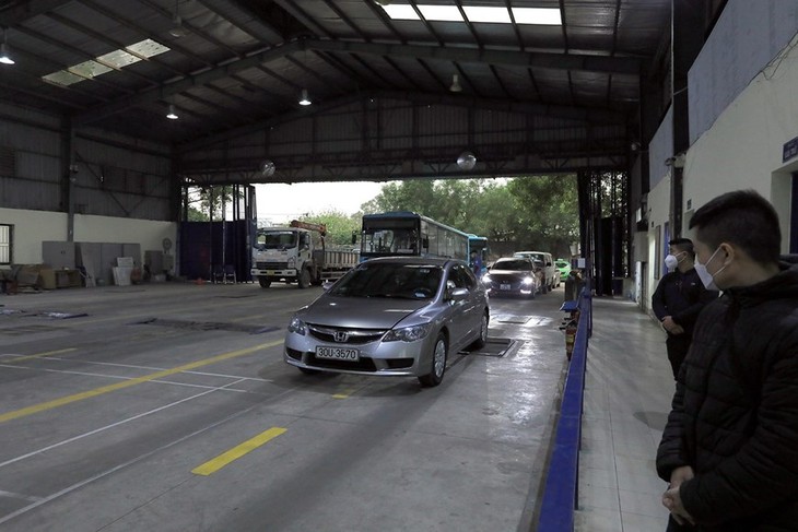 Các Trung tâm đăng kiểm tại Hà Nội không còn tình trạng ùn tắc - Ảnh 12.