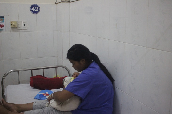 Hậu quả đau lòng khi nhiều sản phụ mang thai ngôi ngược, đẻ tại nhà, không nghe lời bác sĩ - Ảnh 3. Hậu quả đau lòng khi nhiều sản phụ mang thai ngôi ngược, đẻ tại nhà, không nghe lời bác sĩ - Ảnh 3.