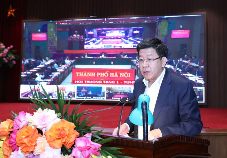 Hà Nội nghiên cứu tiêu chí để cho phép ô tô, xe máy đỗ dưới lòng đường, trên hè phố - Ảnh 1. Hà Nội nghiên cứu tiêu chí để cho phép ô tô, xe máy đỗ dưới lòng đường, trên hè phố - Ảnh 1.