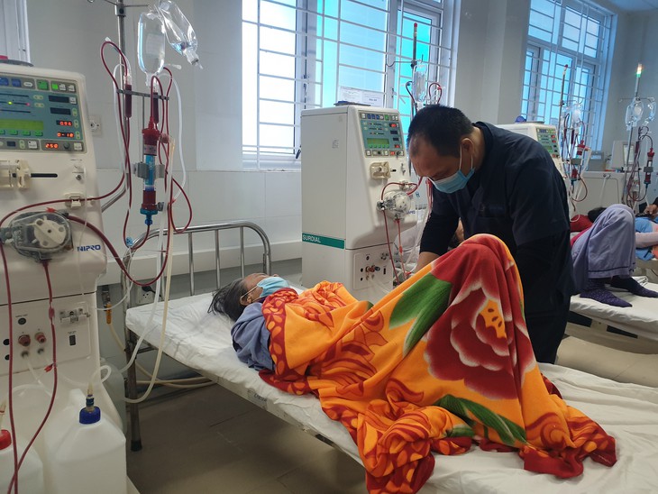 Những người con không máu mủ của bệnh nhân chạy thận - Ảnh 3.