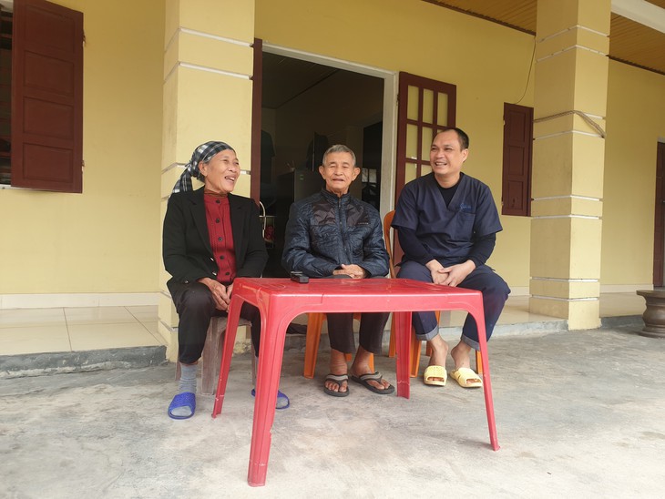 Những người con không máu mủ của bệnh nhân chạy thận - Ảnh 5.