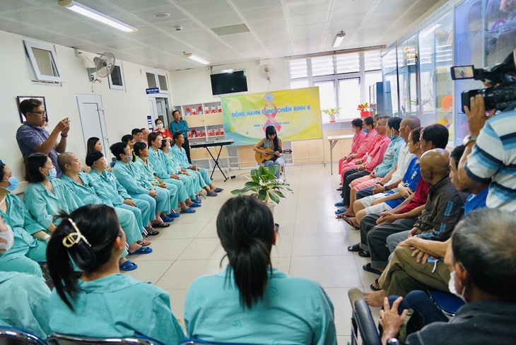 Lắng đọng cảm xúc chương trình "Đồng hành cùng chiến binh K" - Ảnh 1.