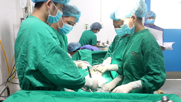 Cứu bệnh nhân có khối u chân nguy hiểm - Ảnh 1.