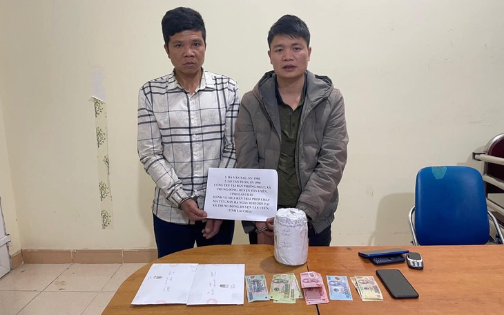 Đào bể phốt để tìm ma túy bị tẩu tán